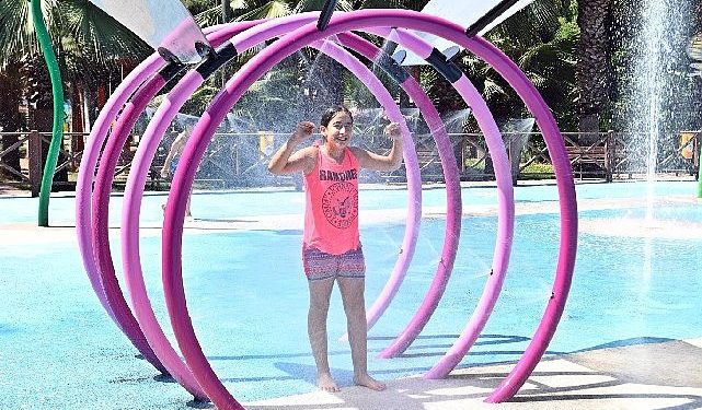 Çukurova’da su oyun parkları açıldı