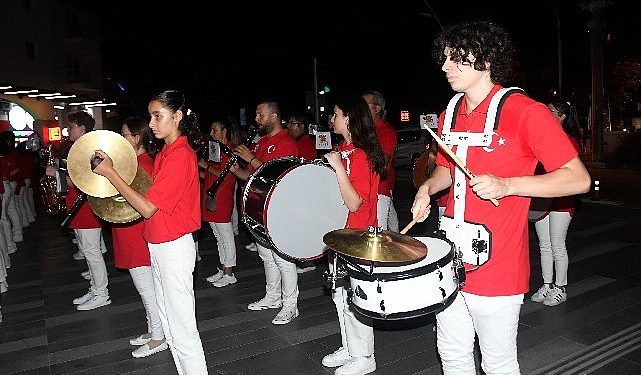 Cumhuriyet Bandosu’ndan Kemer’de konser
