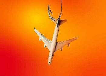 “Dolandırıcılar pak gezginlerin peşinde”