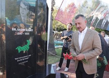 Dr. Sadık Ahmet Anıtı İzmit’te açıldı