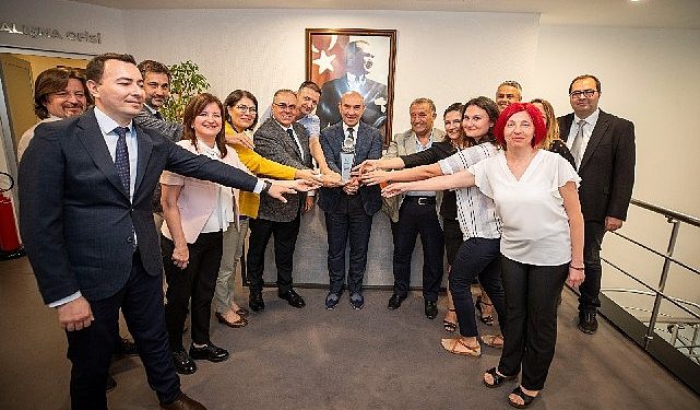 ESHOT’un manileri kaldıran projesine özel ödül