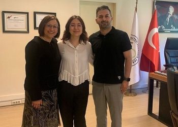 EÜ Eczacılık Fakültesinde genç bilim insanları milletlerarası başarılara imza atıyor