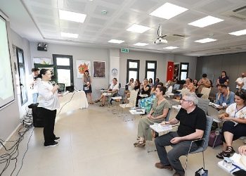 Genç Gazeteciler Efes Tarlası Hayat Köyü’nde ustalarla buluştu