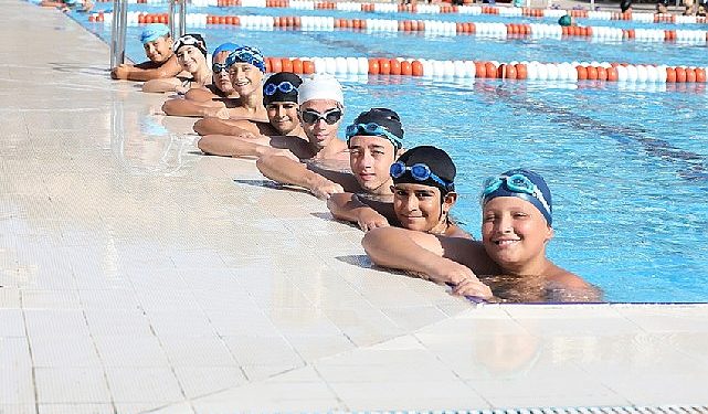 Haydi çocuklar, havuza…