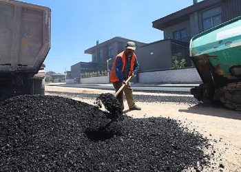 İnşaat Süreci Tamamlanan Sokaklar Asfaltlanıyor