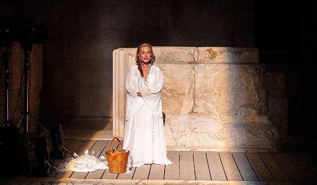 İş Sanat Antik Sahne “Ben Anadolu” ile Kentinize Geliyor..