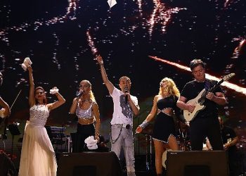 İstanbul Şenliği’nde Hande Yener ve Serdar Ortaç Rüzgarı Esti