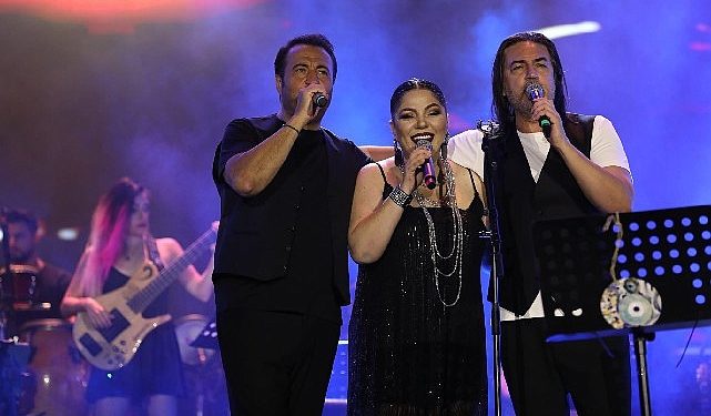 İstanbul Şenliği’nde İzel – Çelik – Ercan ve 90’lar Gecesi ile Geçmişe Seyahat