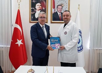 istoloji disiplininin kült kitabı Egeli akademisyen editörlüğünde Türkçeye çevrildi