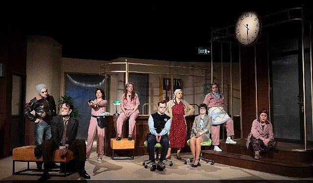 İzmir Kent Tiyatroları dönemi kapalı gişe tamamladı