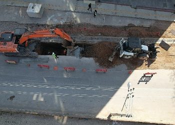 İzmir tarihinin en büyük yağmur suyu ayrıştırma yatırımı sürüyor