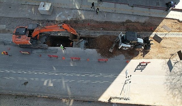 İzmir tarihinin en büyük yağmur suyu ayrıştırma yatırımı sürüyor