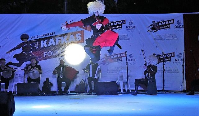 Kafkas Halk Oyunları Gölcük’te Resital sunacak