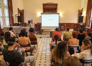 Karşıyaka’da dönüşüme akademisyenlerden milletlerarası dayanak