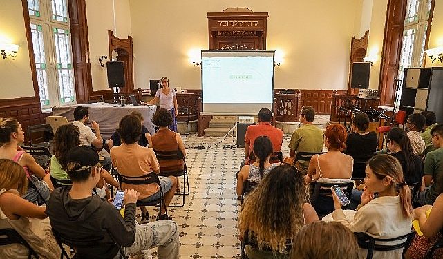 Karşıyaka’da dönüşüme akademisyenlerden milletlerarası dayanak