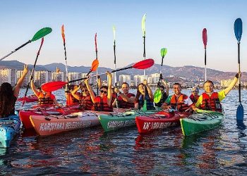 Karşıyaka’da kano kursları devam ediyor