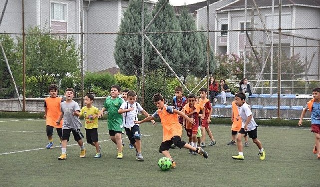 Kartepe yaz spor okulları dönemi açtı