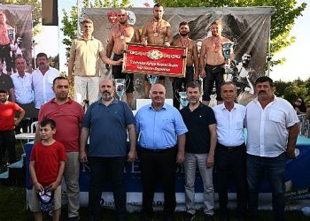 Kartepe’de Başpehlivan Zeybek
