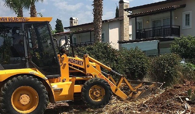 Kemer Belediyesi’nden ilçe genelinde paklık çalışması