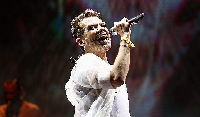 Kenan Doğulu’yu Binlerce İzmirli Yalnız Bırakmadı