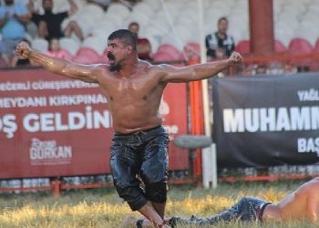 Kırkpınar başpehlivanı Yusuf Can Zeybek Kartepe’de