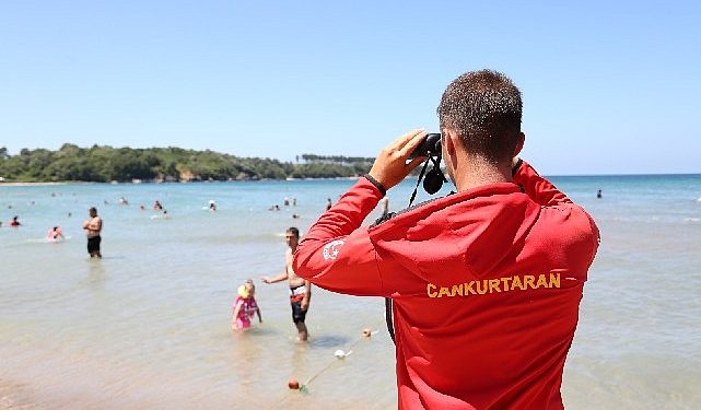 Kıyılarda 494 kişi boğulmaktan kurtarıldı