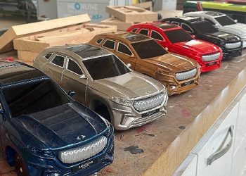 KOMEK TOGG’un Ahşap Oyuncağını Üretiyor