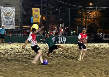 Kum futbolu turnuvasıyla büyük heyecan başladı 