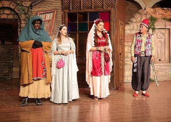 “Kumpanyada Curcuna” isimli tiyatro oyunu Nevşehir’de sahnelendi