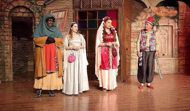 “Kumpanyada Curcuna” isimli tiyatro oyunu Nevşehir’de sahnelendi