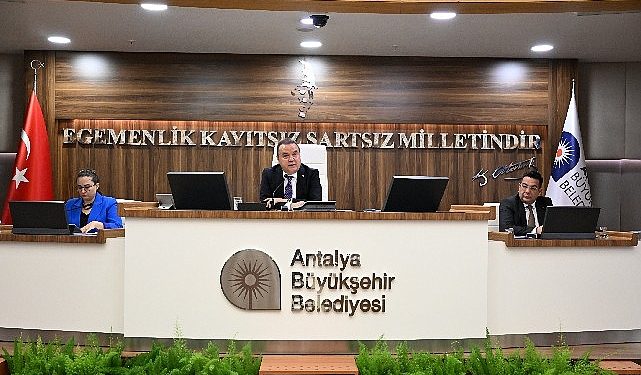 Lider Böcek Meclis’e ulaşımla ilgili bilgi verdi