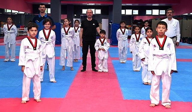 Lider Pekyatırmacı’dan Yaz Spor Okulları öğrencilerine ziyaret