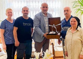 Lider Sandıkçı Hacıları Ziyaret Etti