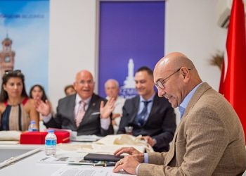 Lider Soyer’e GEMA Vakfı’ndan plaket