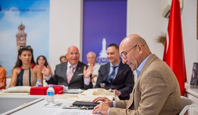 Lider Soyer’e GEMA Vakfı’ndan plaket