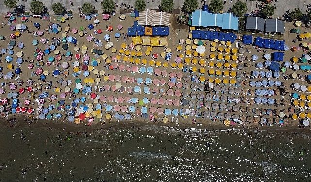 Menderes Milyonları Ağırladı