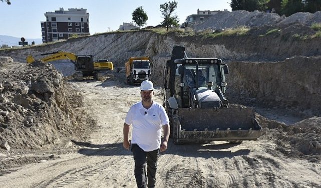 Menemen Belediyesi geleceğin tabiat dostu kütüphanesinin inşaatına başladı