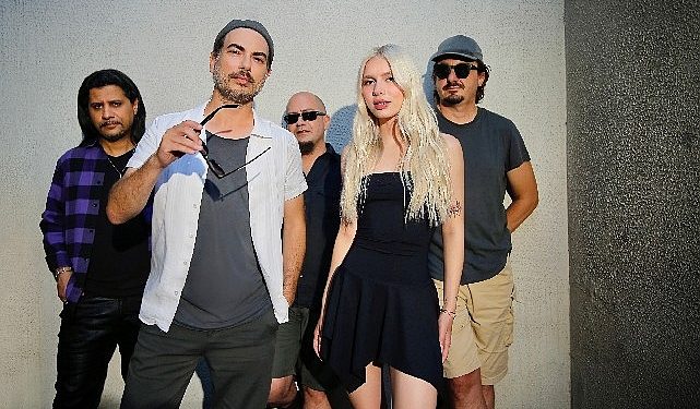 Mor ve ötesi ve Aleyna Tilki Coke Studio için birlikte müzik seslendirdi