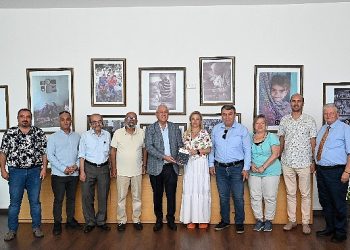 “Nerede Haber Orada Biz” Karabağlar’da