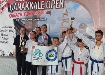 Nilüferli sportmenler Karate Turnuvası’ndan mükafatla döndü