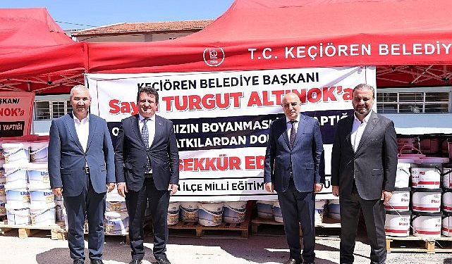 Okulların tadilatı için boyalar Keçiören Belediyesi’nden