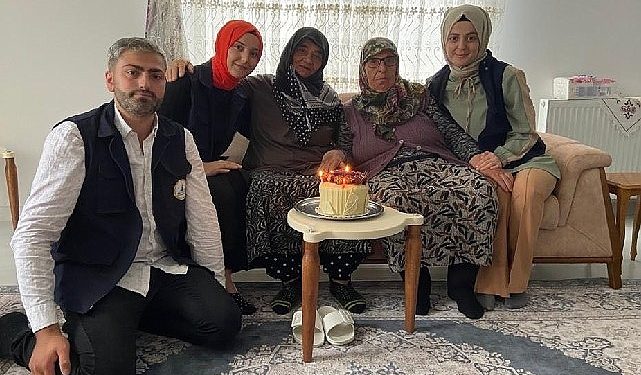 Pambuk teyze 79 yaşında birinci doğum gününü kutladı 