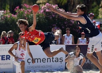 Plajda heyecan sürüyor