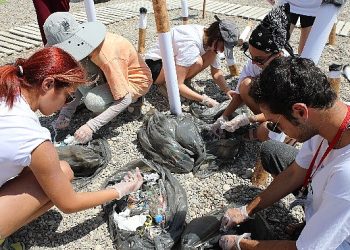 Plastiksiz Kıyılar, Plastiksiz Sular Projesi Konyaaltı Kıyısı’nda başladı