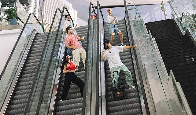 Red Bull Dance Your Style, Yürüyen Merdivende Dansçıları Buluşturdu
