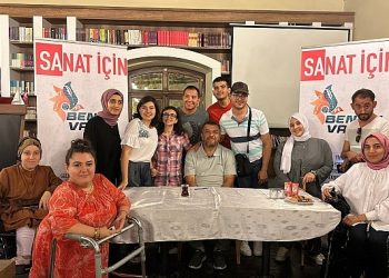 Şair Kılıçarslan, özel ihtiyaçlı okurlarıyla buluştu