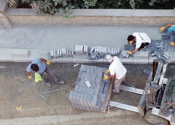 Takımlarımız Kilit Taşı ve Kaldırım Çalışmalarını Sürdürüyor