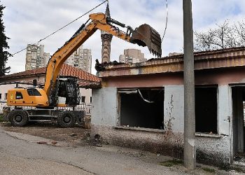 Tarihi bölge metruk binalardan temizlendi