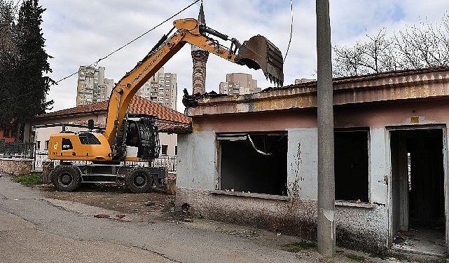 Tarihi bölge metruk binalardan temizlendi