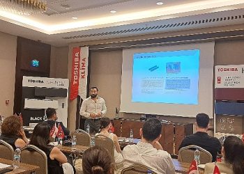 Türkiye’nin Birinci Renk Değiştirebilen Ödüllü Kliması Toshiba Haori Antalyalı Mimarlar ile Buluştu